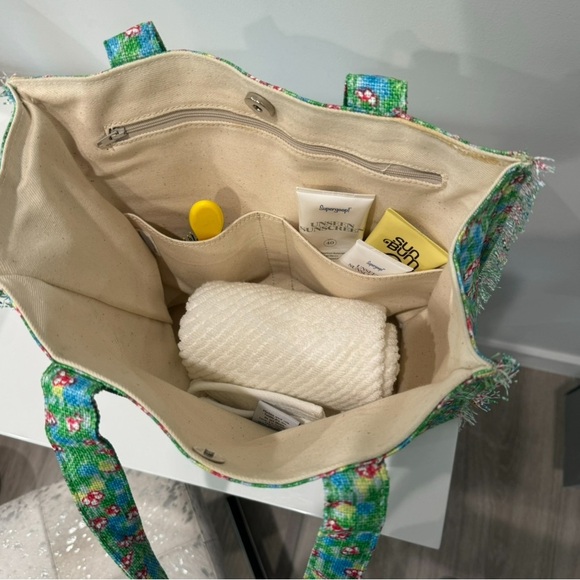 Designer tote - Picture 12 of 16